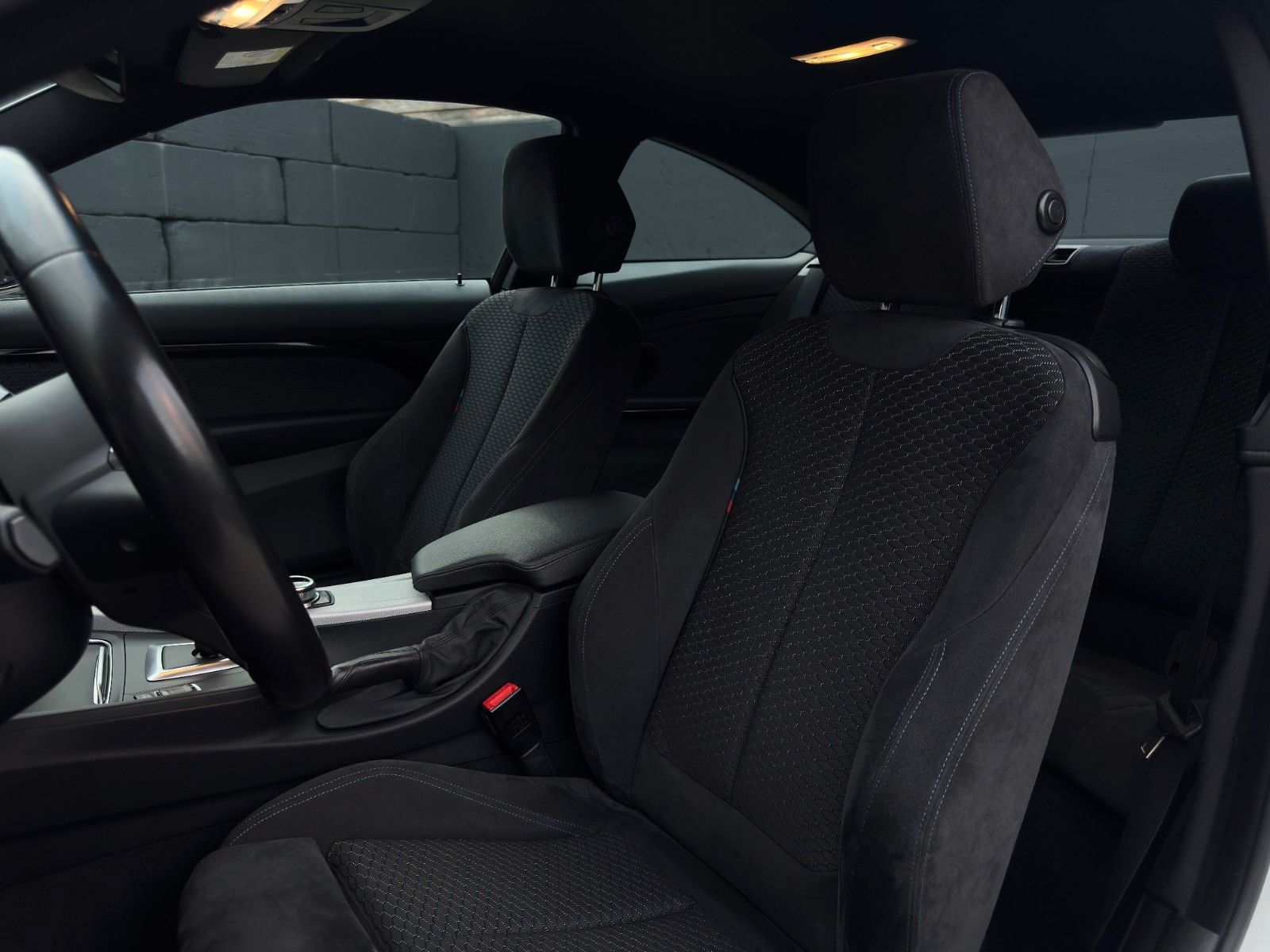 Fahrzeugabbildung BMW 430i Coupe M Sport Navi SHZ PDC Temp LED 19"