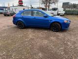 Mitsubishi Lancer Sportback Inform - Mitsubishi Lancer: Blau