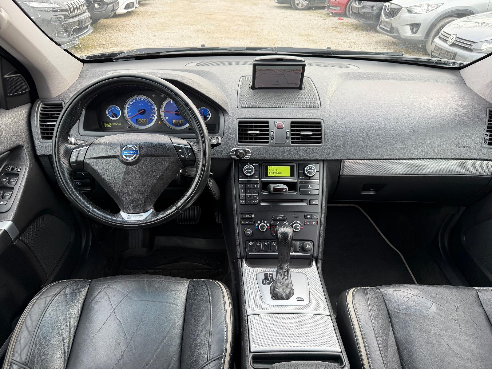 VOLVO XC90 D5 185 CH 4X4 BVA R-DESIGN 7 PLACES CUIR - GPS - XENON - ATTELAGE - 234000 km