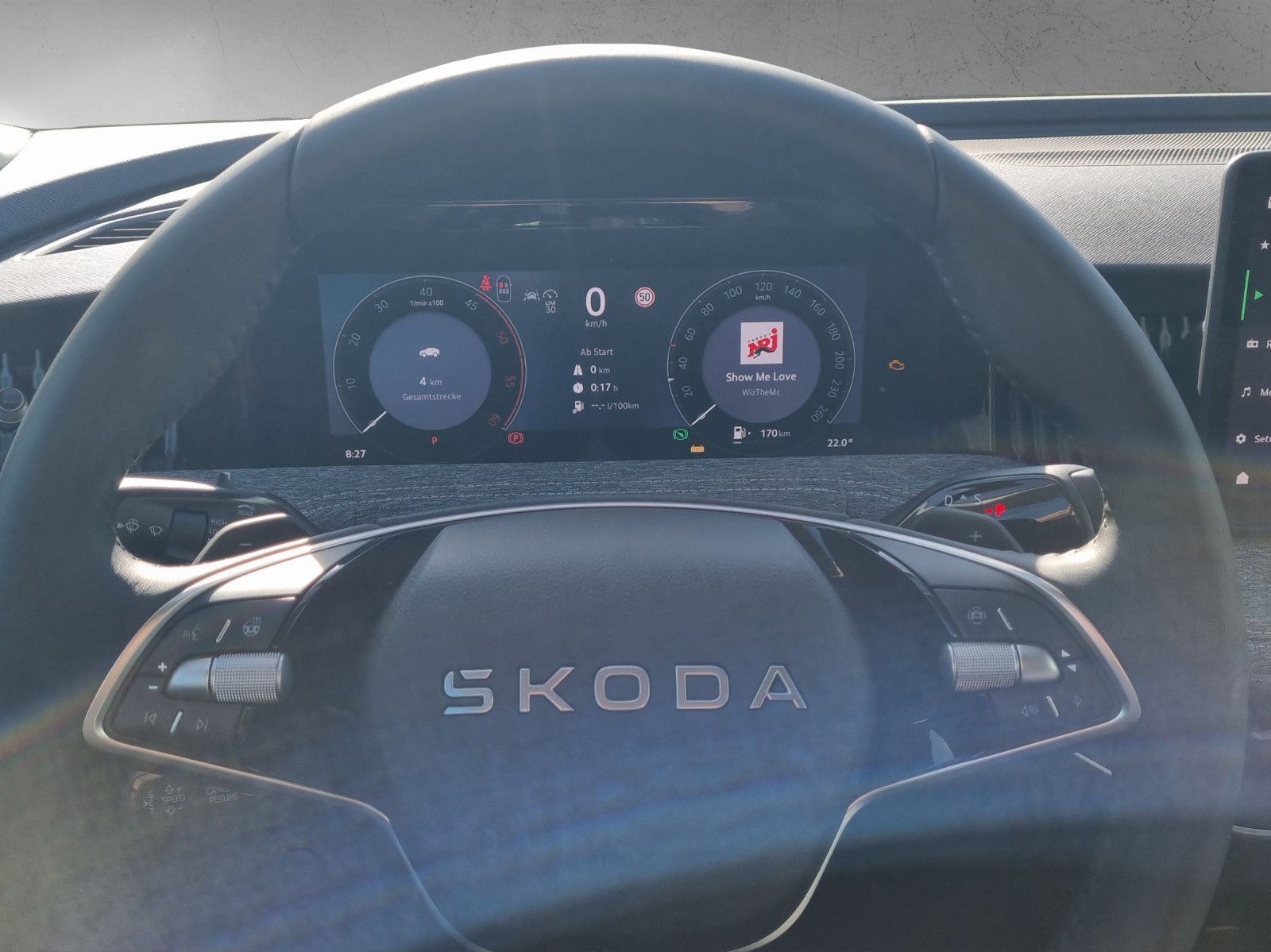 Fahrzeugabbildung SKODA Superb Combi 2.0TDI Selection AHK LI&SI FAHRASSI