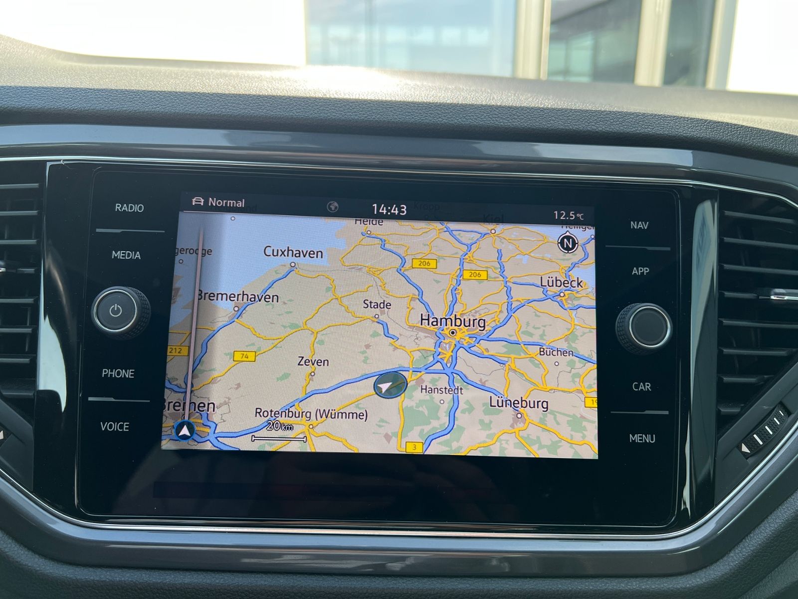 Fahrzeugabbildung Volkswagen T-Roc Sport 1.5 TSI DSG