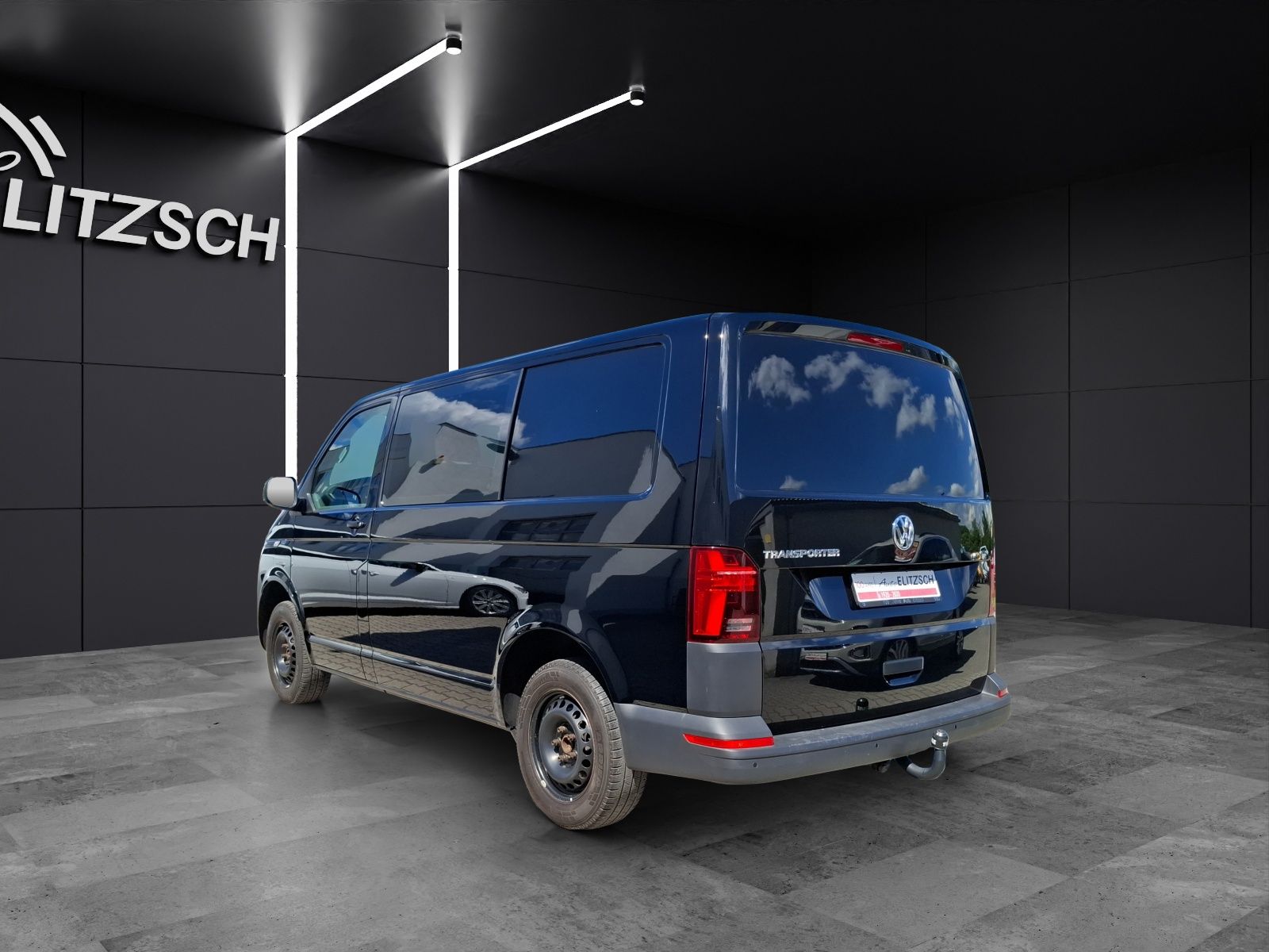 Fahrzeugabbildung Volkswagen T6 Kombi T6.1 TDI DSG 5-Si LED AHK Klima GRA PDC