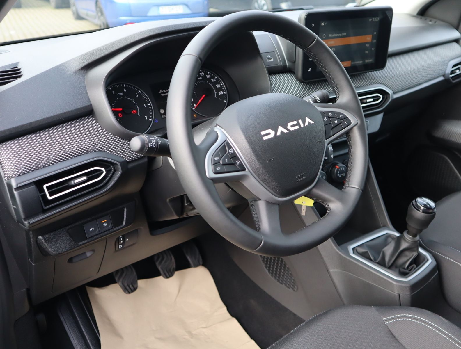 Dacia Sandero - Bild 10