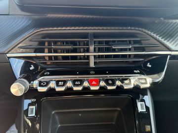 Peugeot 2008 1.2 PureTech 100 Active NAVIKAMERATEMP.