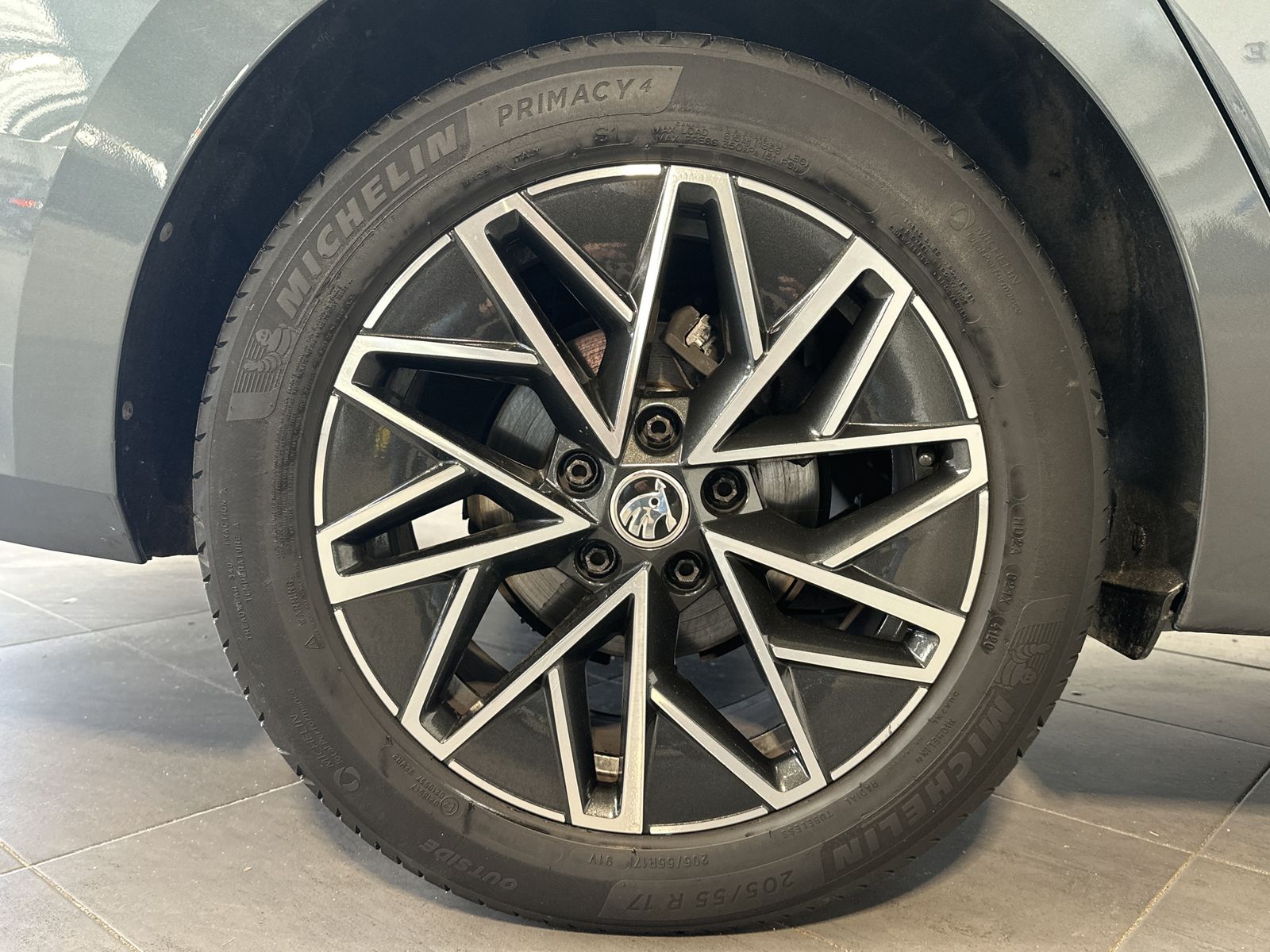 Fahrzeugabbildung SKODA Octavia Combi 2.0 TDI DSG First NAV+LED+PANO+HUD
