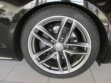 Audi A8 - 4