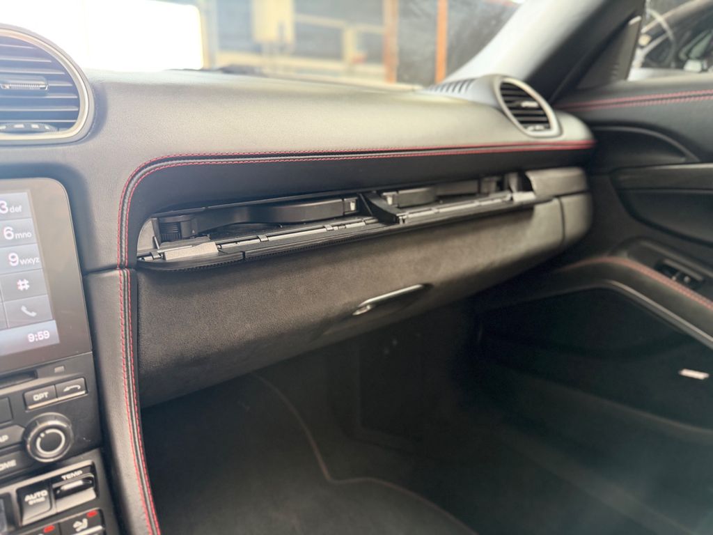 PORSCHE 718 Boxster/GTS 4.0/APPROV/GTS PAKET/BOSE/SP.CHR PORSCHE 718 Boxster/GTS 4.0/APPROV/GTS PAKET/BOSE/SP.CHR