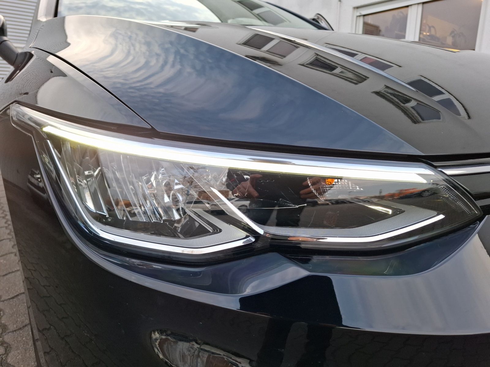 Fahrzeugabbildung Volkswagen Golf VIII TDI Navi ACC PDC SH