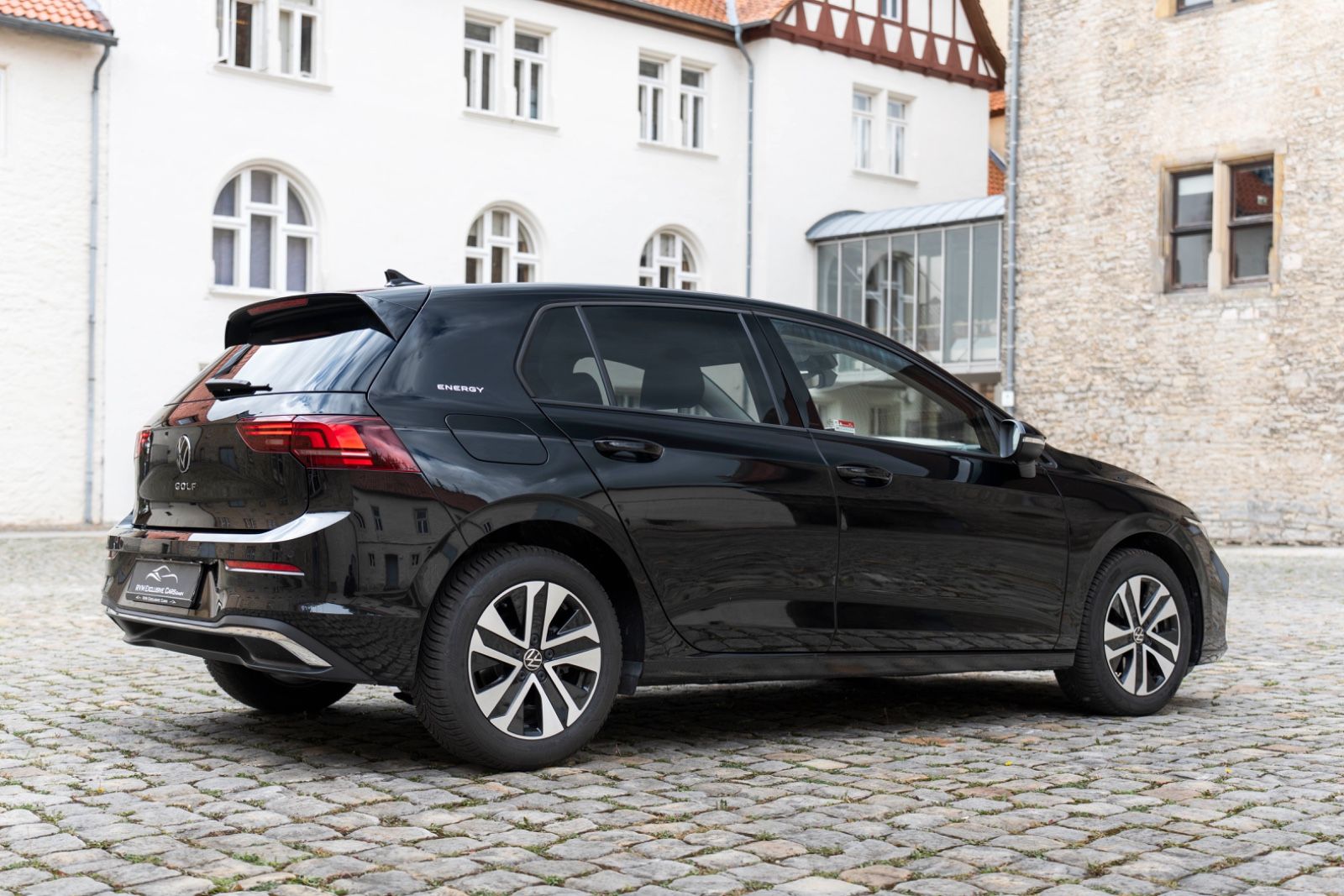 Fahrzeugabbildung Volkswagen Golf VIII 2.0 TDI ENERGY ACC LED KAM CARPLAY AHK
