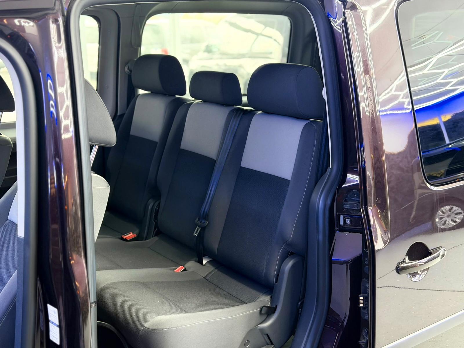 Volkswagen Caddy Maxi-DSG-Behindertengerecht-Rampe-1.Hand