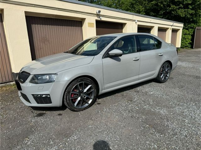 Skoda SKODA OCTAVIA VRS VR 230PS ABN.AHK 8xALU-