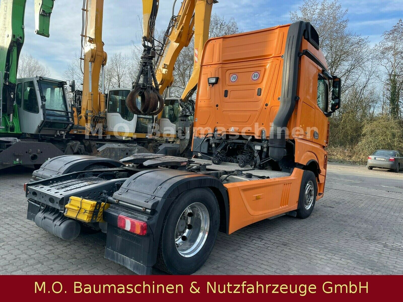 Fahrzeugabbildung Mercedes-Benz Actros 1843  / 4x2 / AC / Euro 6 / Kipphyr.