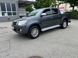 Toyota Hilux 4x4 Klima und Automatikgetriebe - graue Toyota Hilux