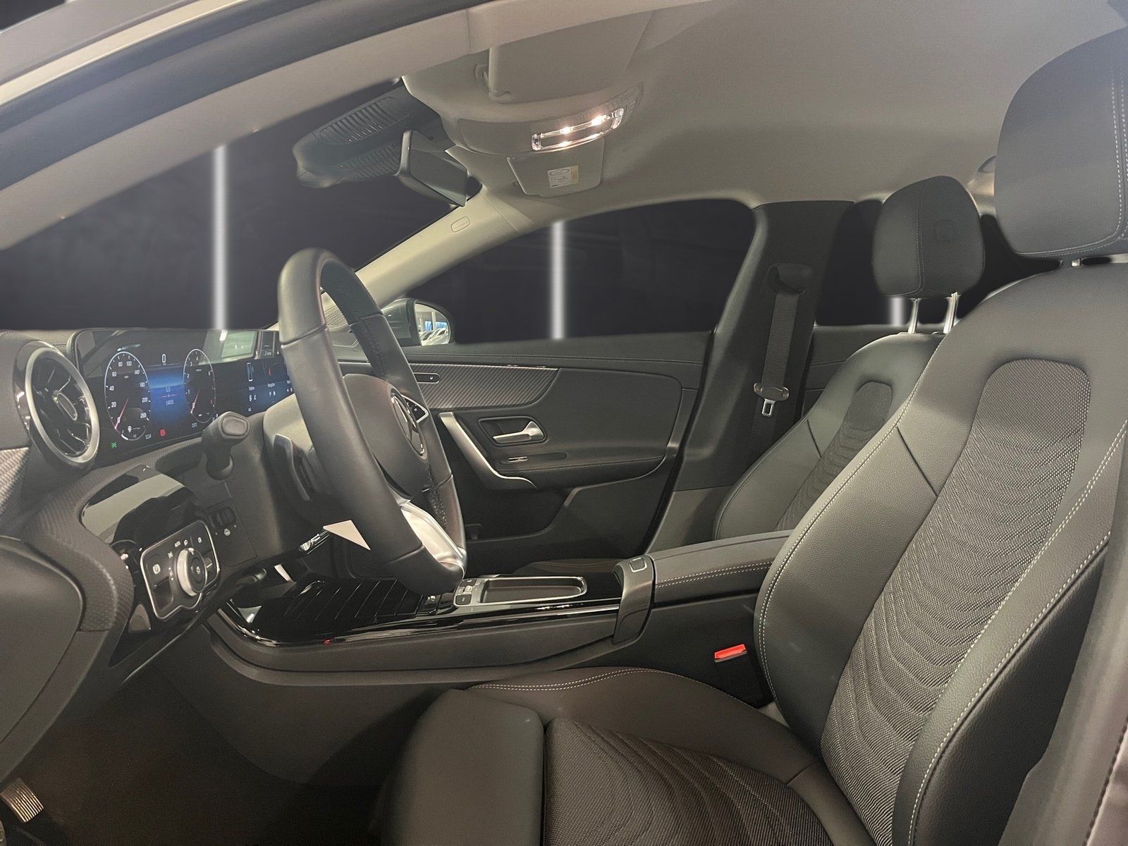 Fahrzeugabbildung Mercedes-Benz CLA 180 Progressive*Kamera*Totwinkel*LED*MBUX*