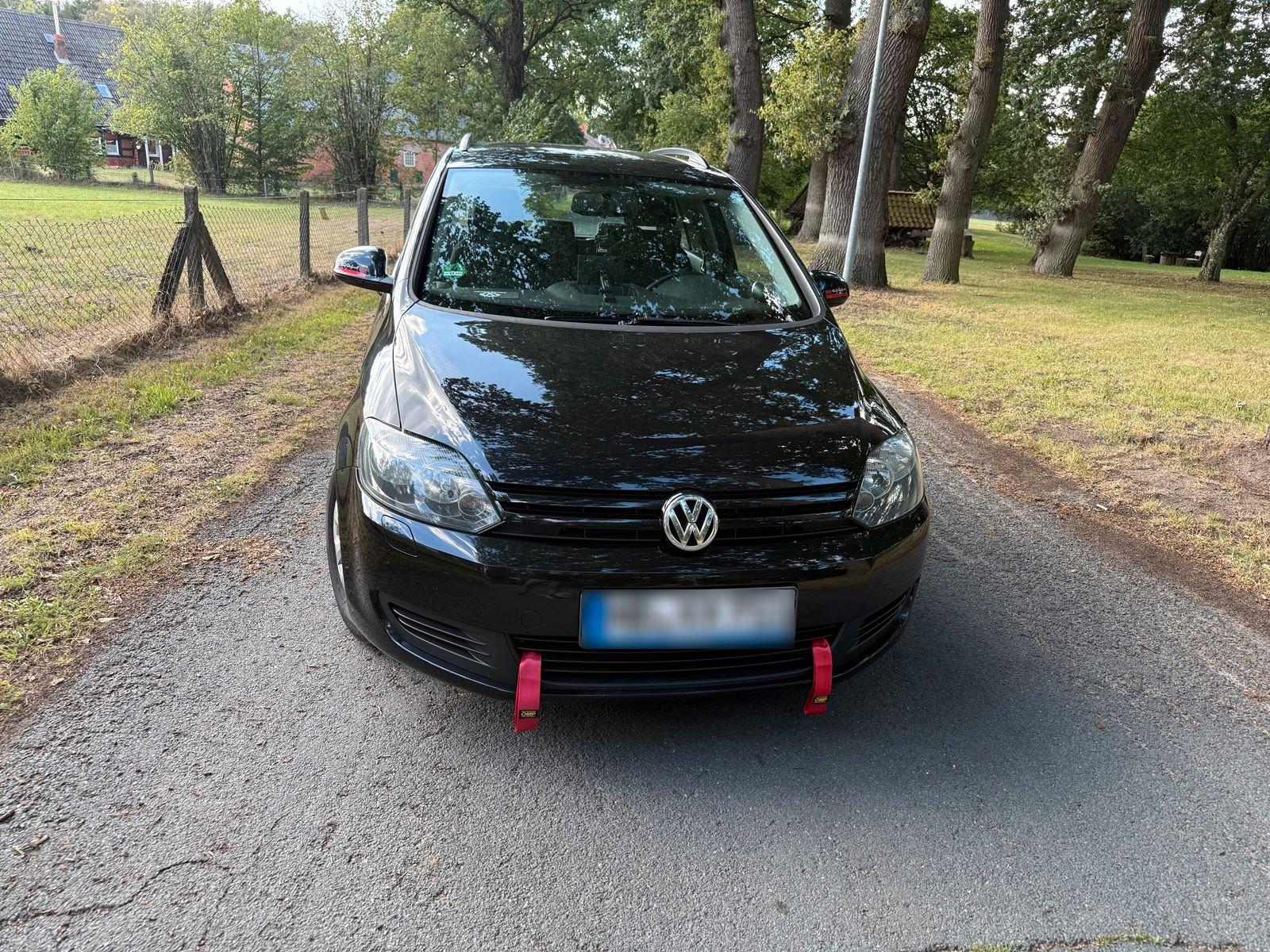 Volkswagen Golf Plus 2011 — салон
