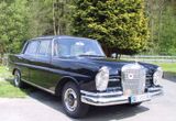 Mercedes-Benz 220 Sb - Mercedes-Benz 220 mit Benzin-Antrieb: Limousine