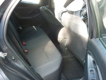 Toyota Yaris - 12