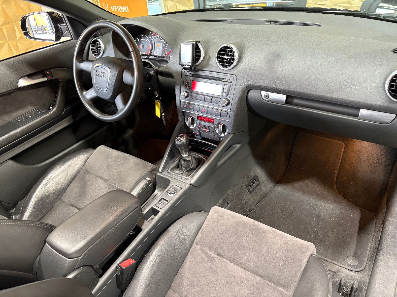 Fahrzeugabbildung Audi A3 Cabriolet Attraction/PDC/SHZ/KLIMA/ALCANTARA