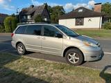 Toyota Sienna LE 3.3 4WD, 2006 - Toyota Land Cruiser mit Benzin-Antrieb: Automatik