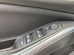 Fahrzeugabbildung Opel Grandland X 1.2 Turbo Innovation Auto. LED AHK