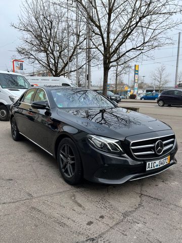 MERCEDES-BENZ E 220 d Limousine 