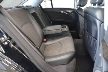 Mercedes E 280 - 12