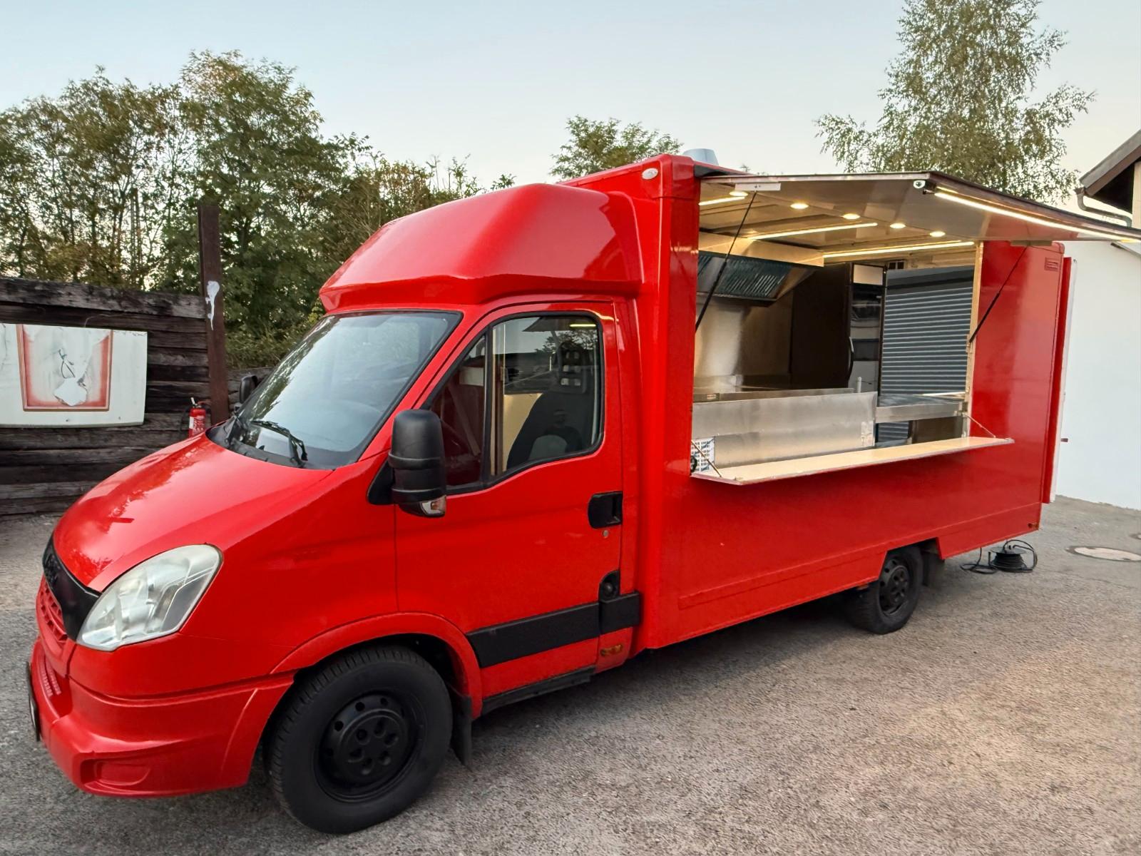 Iveco Foodtruck/ Imbisswagen - komplett ausgestattet