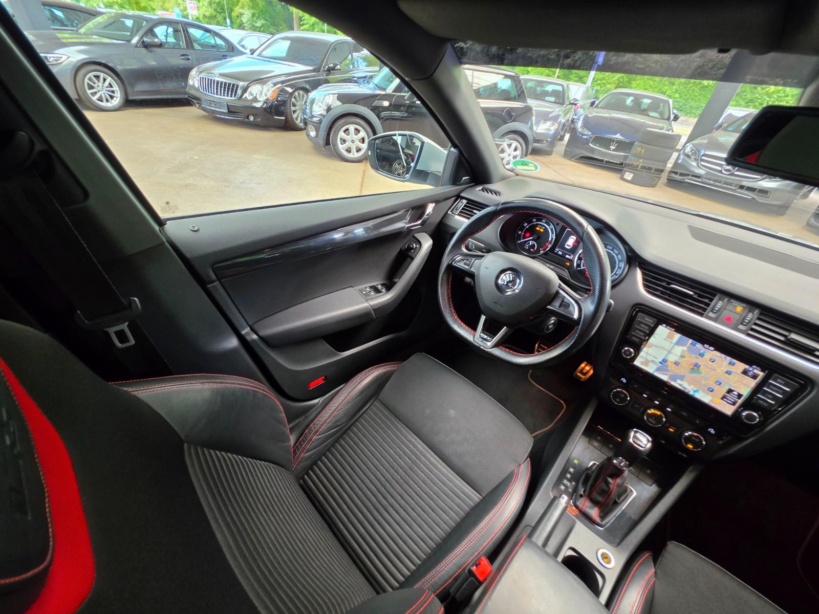SKODA OCTAVIA COMBI RS DSG  220 ch BVA - GPS - SONORISATION CANTON - SIEGES CHAUFFANTS - CLIMATISATION AUTOMATIQUE - PHARES XENON