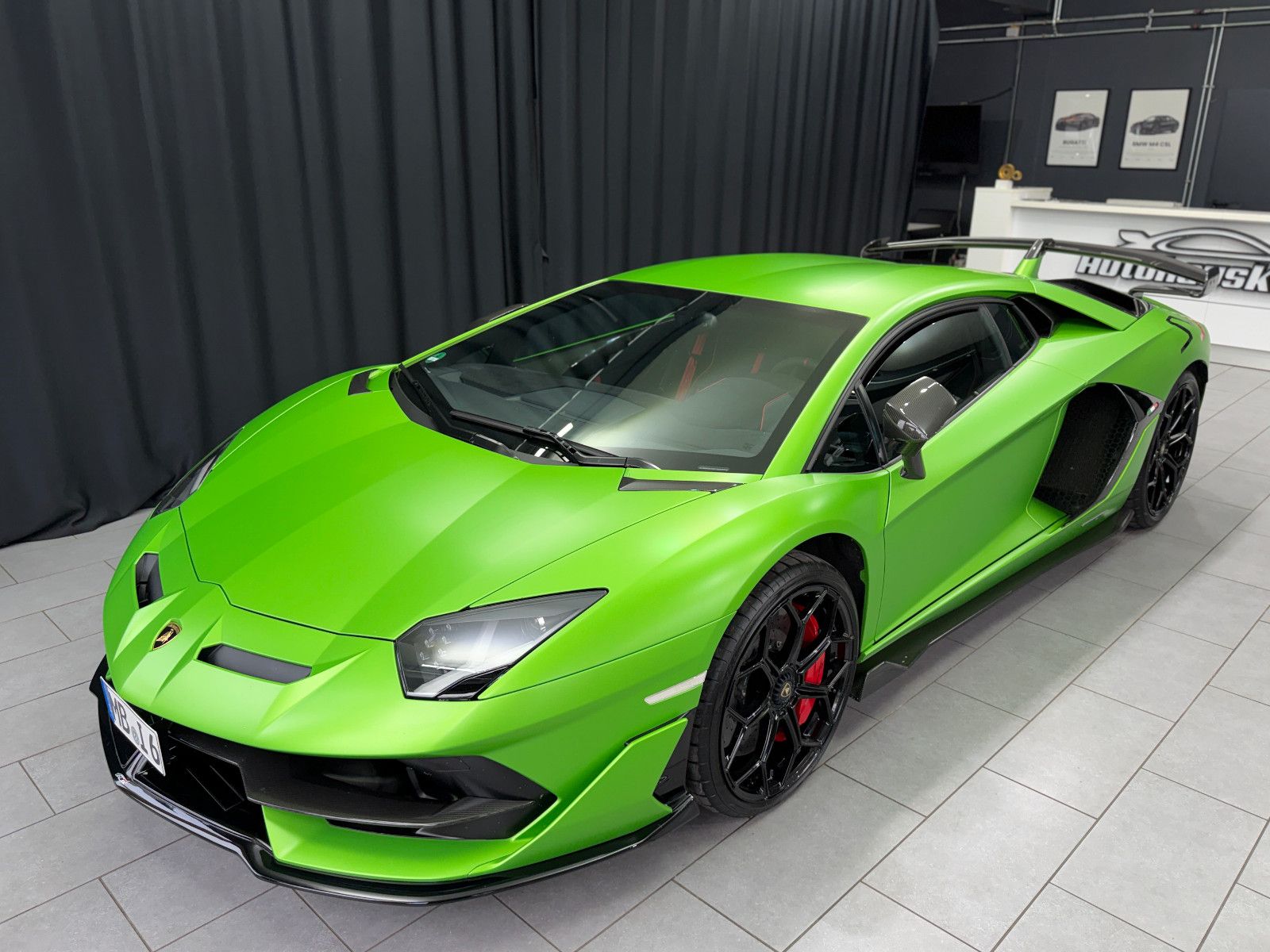 LAMBORGHINI Aventador