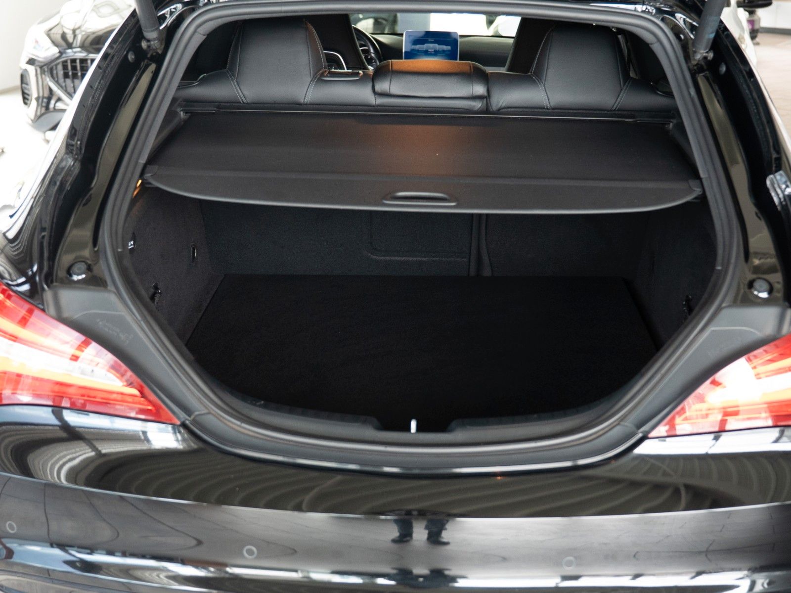 Fahrzeugabbildung Mercedes-Benz CLA 220 Shooting Brake AMG/4x4/AUTOM./KAMERA/LED