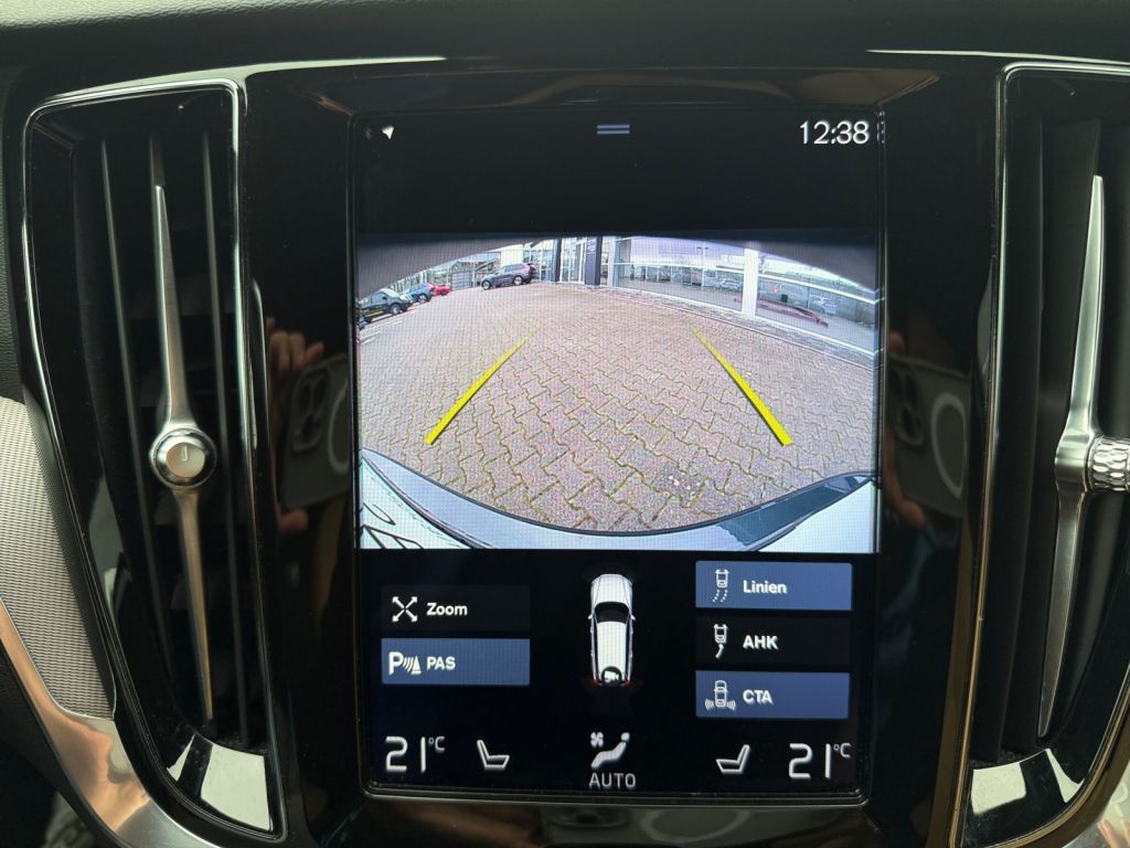 VOLVO V60 T8 AWD Twin Engine Inscription AHK semi elek VOLVO V60 T8 AWD Twin Engine Inscription AHK semi elek