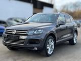 Volkswagen TOUAREG V6 3.0TDI LEDER NAVI XENON PANORAMA - Volkswagen Touareg aus 2010: V6