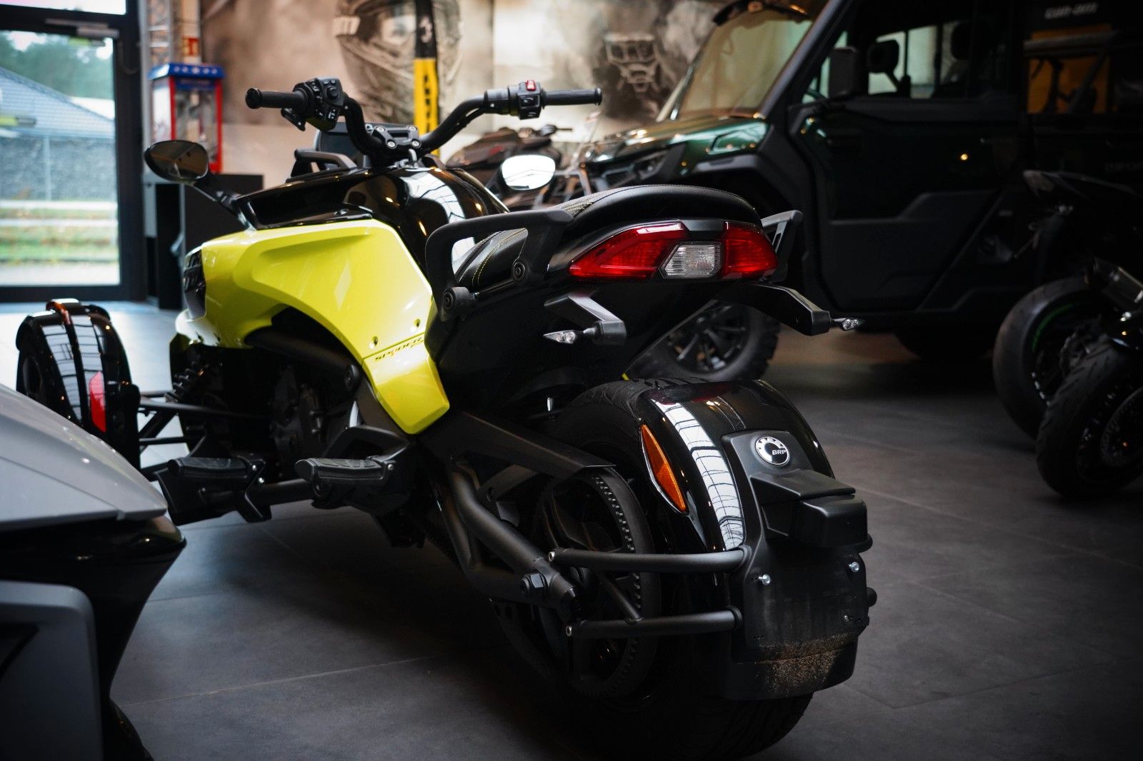 Fahrzeugabbildung Can Am Spyder F3-S Neuwertig