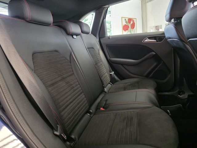 MERCEDES-BENZ B 180 — Foto 26