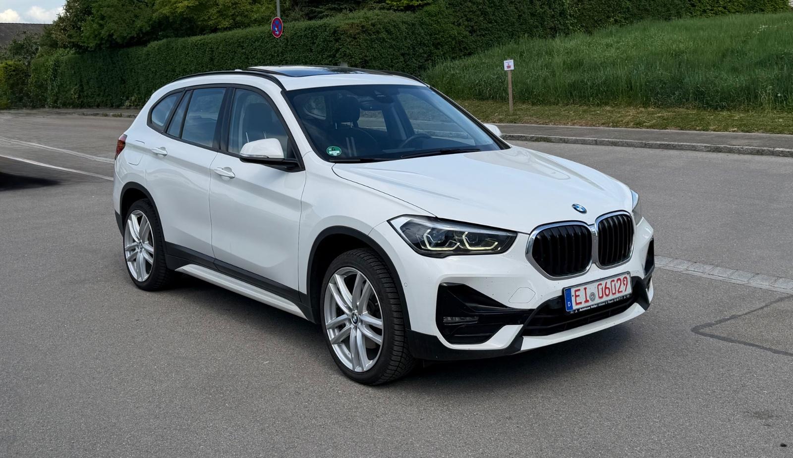 BMW X1 xDriv 25d Sport-Li.Panor-Navi-PDC-SZH-LED-AHK