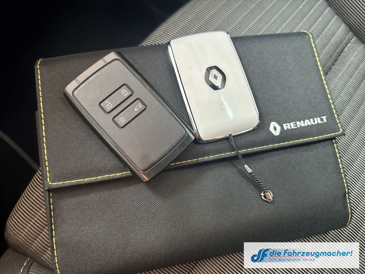 Fahrzeugabbildung Renault Scenic IV Grand Experience 1.5 dCi  DAB Keyless