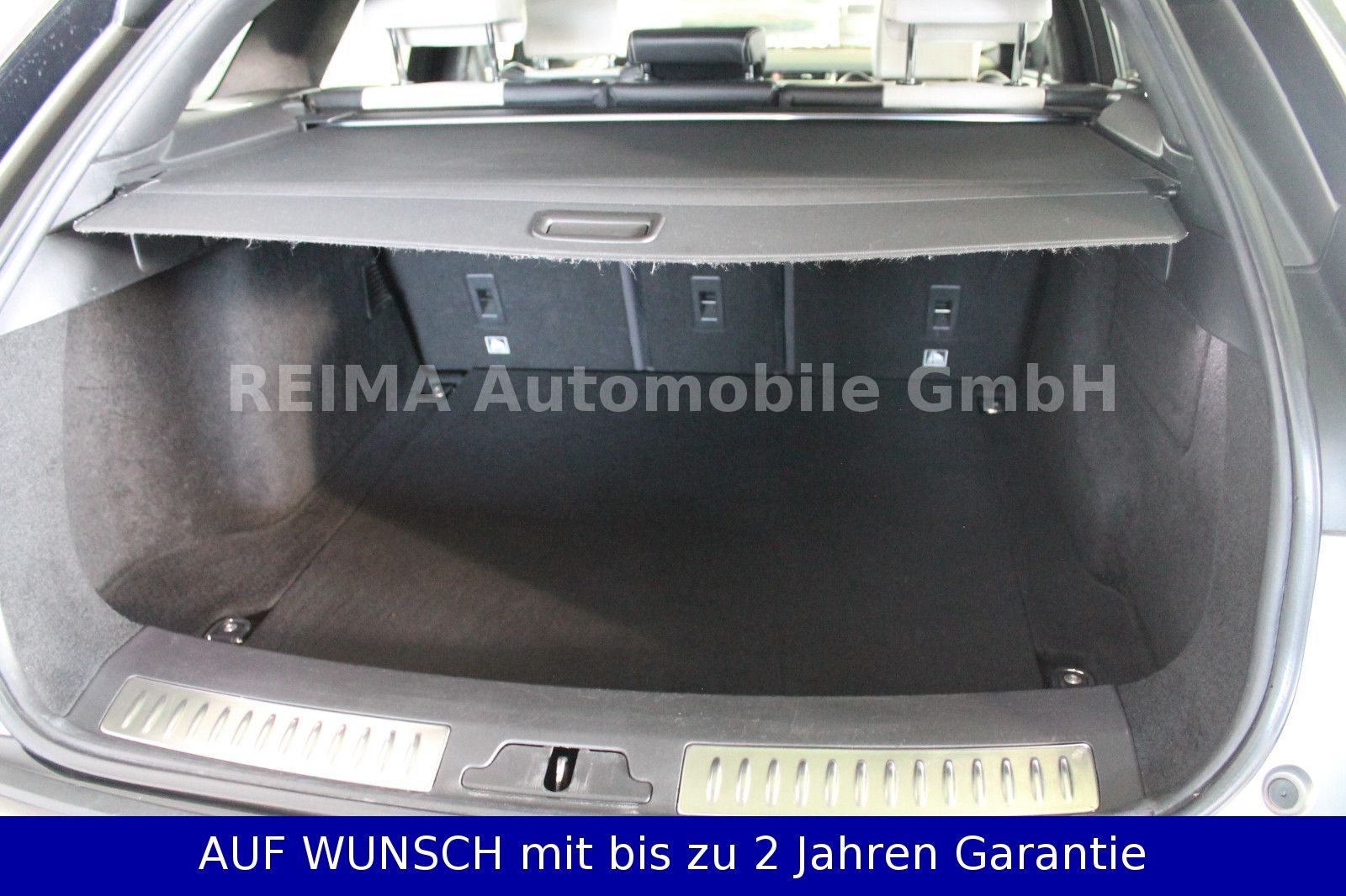 Fahrzeugabbildung Land Rover Range Rover Velar 3,0D AWD HSE R-Dynamic, ACC,