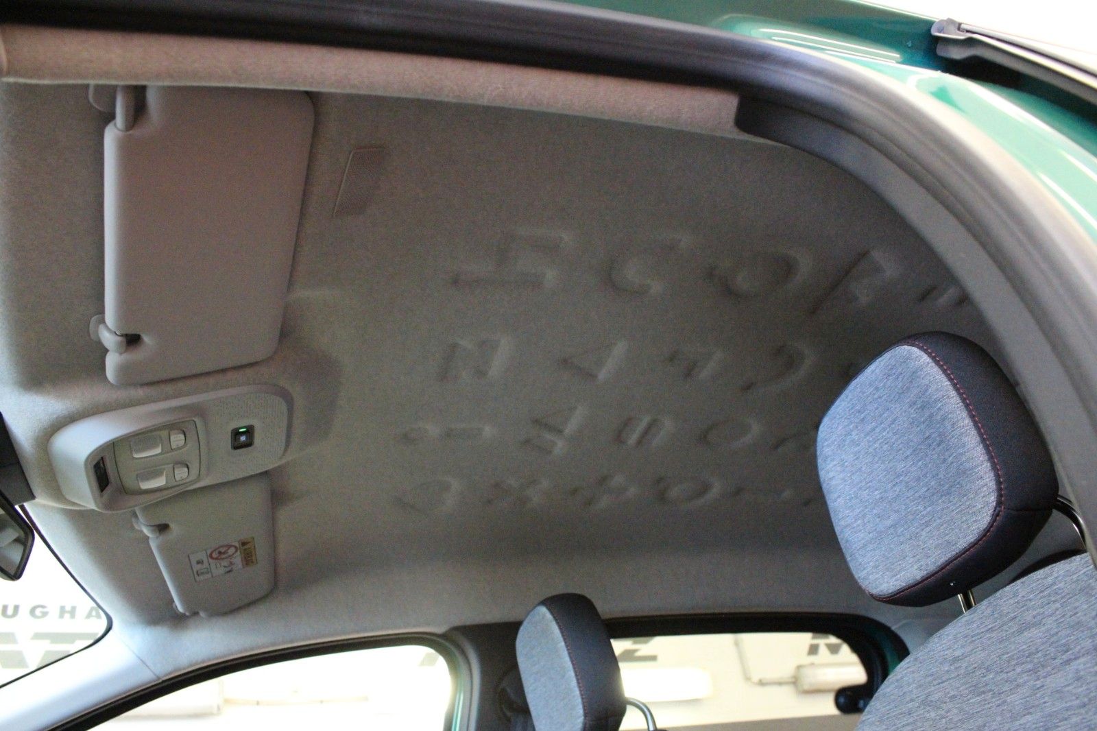 Fahrzeugabbildung Renault Twingo E-Tech 80 Urban Range *Vollausstattung*