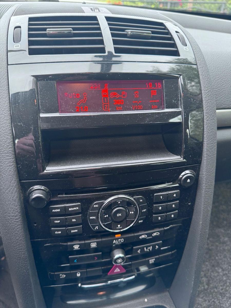 Peugeot 407 2010 — interior