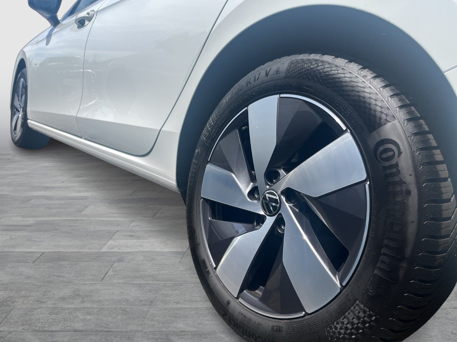 Volkswagen Passat Variant 1.5 eTSI Business Navi AHK 360° foto 3
