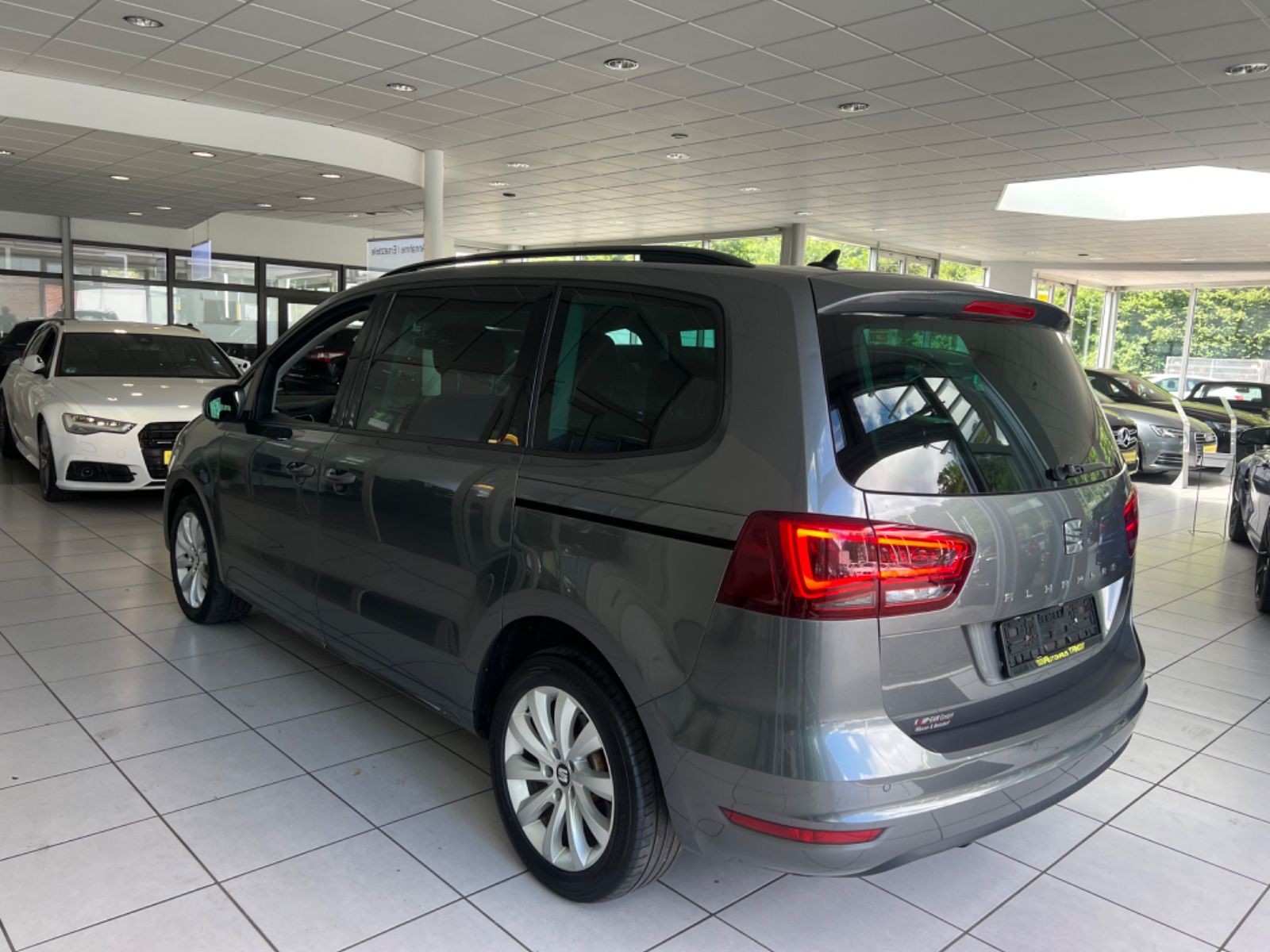 Fahrzeugabbildung SEAT Alhambra 2.0 TDI Style Allrad 4x4 * 7.SITZE *
