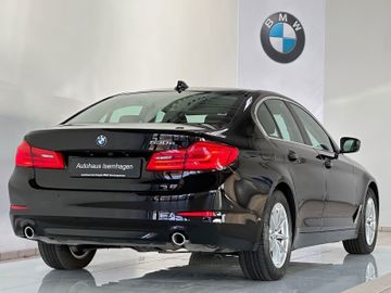 Fahrzeugabbildung BMW 530e iP Kamera Alarm LiveCockpitPlus Sport