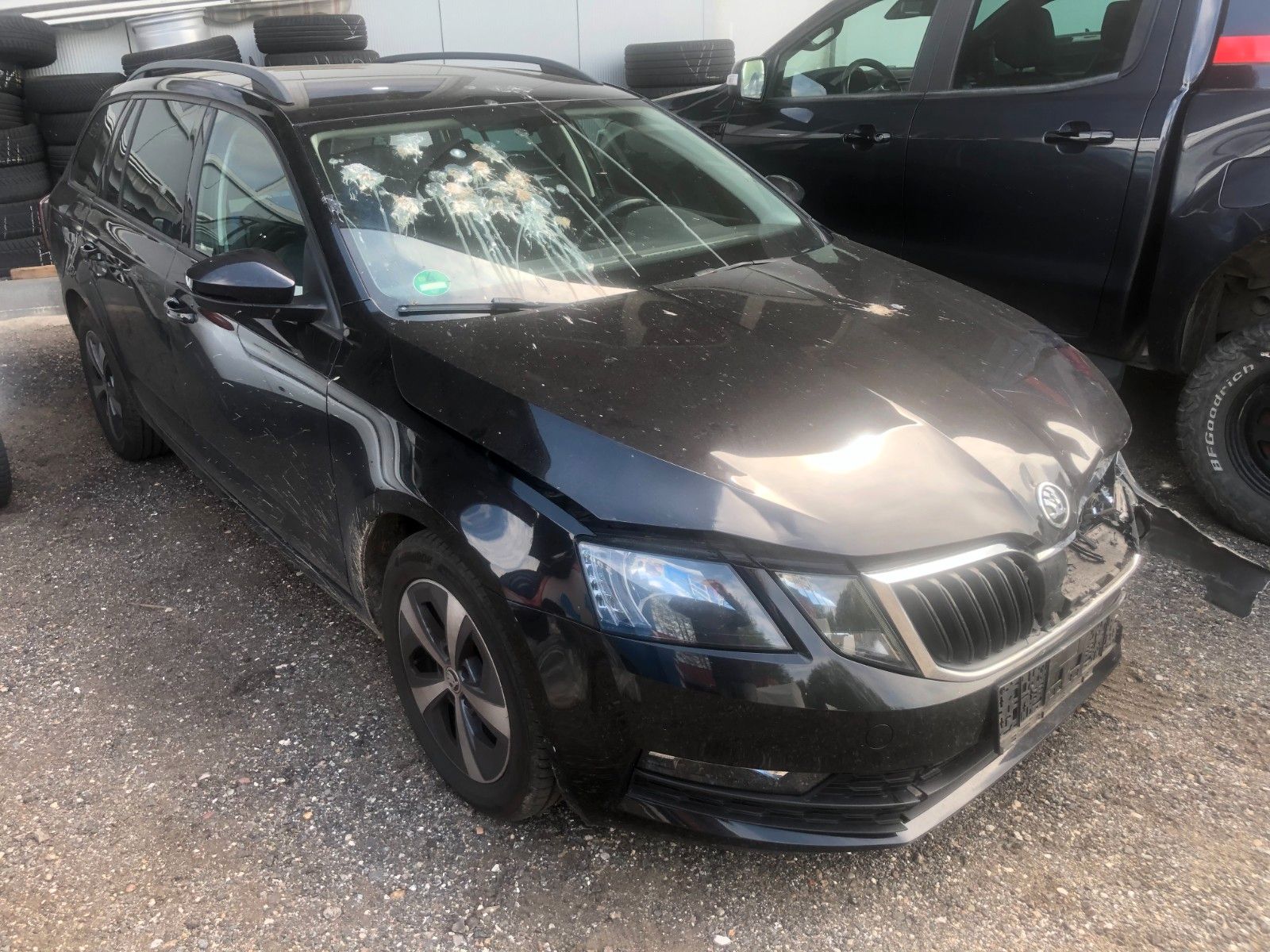 Fahrzeugabbildung SKODA Octavia Combi Ambition Unfallschaden