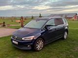 Volkswagen Touran 2.0 140kW DSG Abstand+Spurhalteassisten