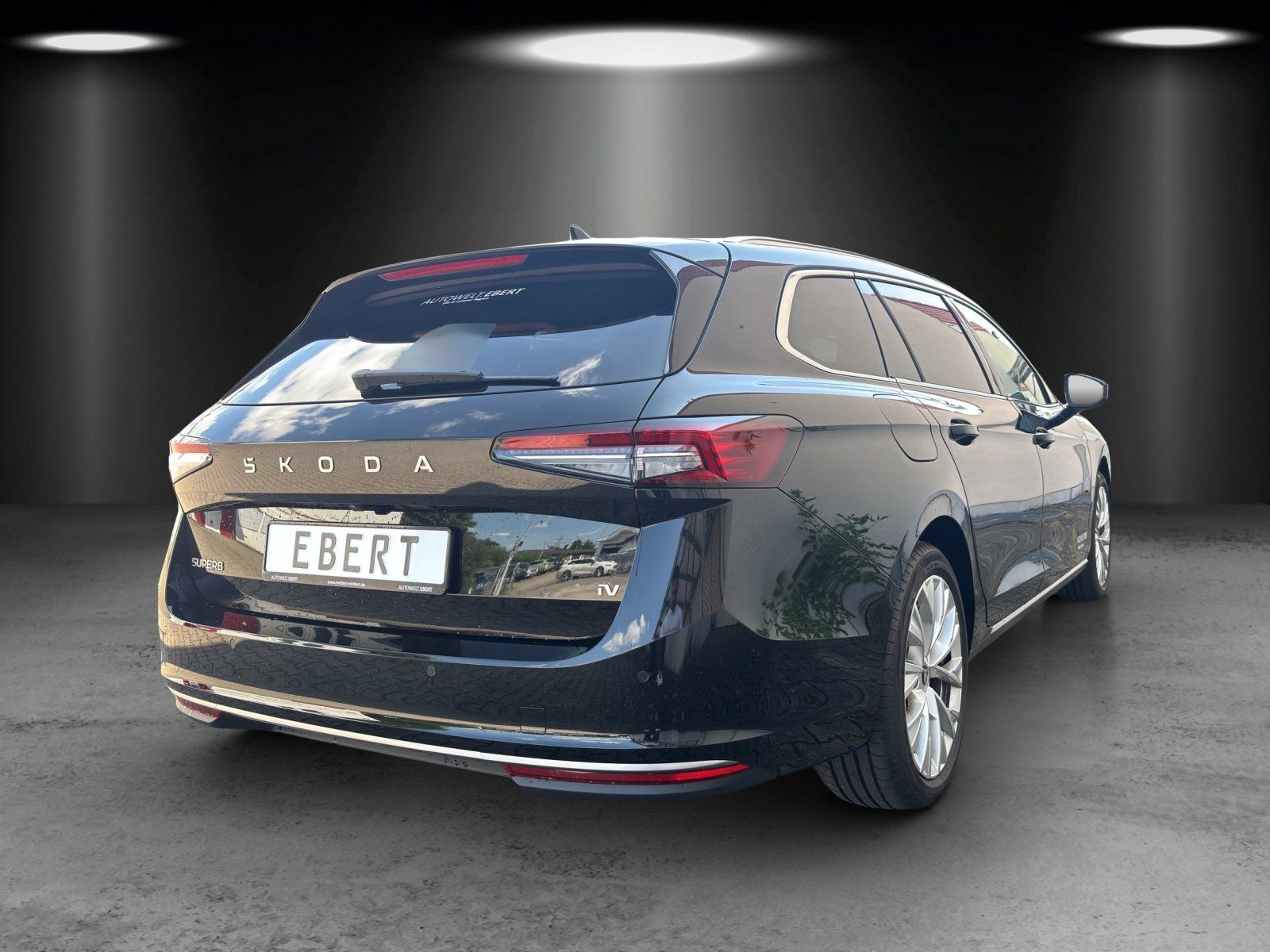 Fahrzeugabbildung SKODA Superb Combi L&K 1,5 TSI iV 150 kW DSG