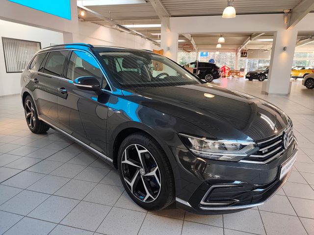 Passat Variant GTE *ACC*Navi*Ergo*AHK*Kamera*18"