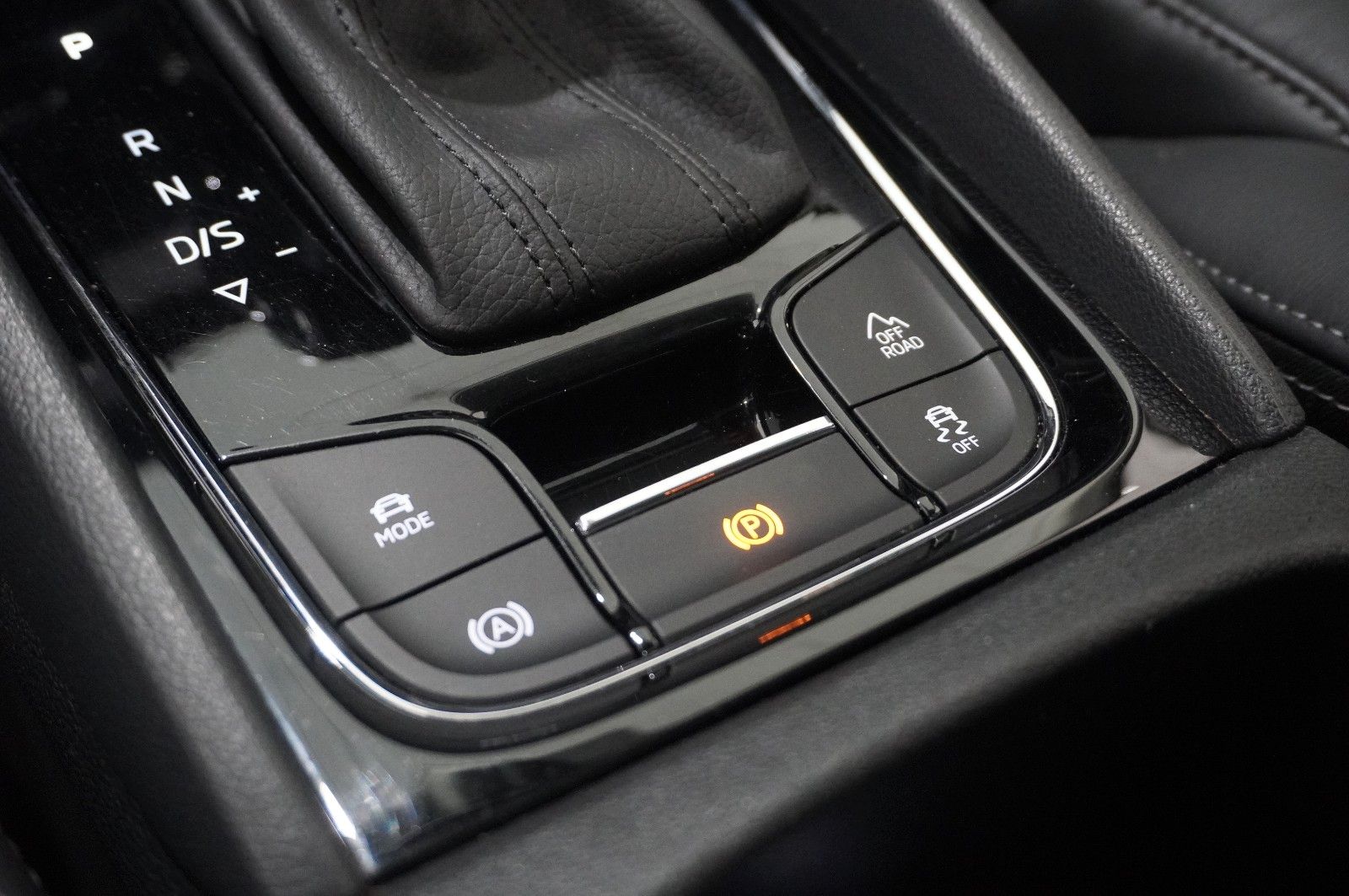 Fahrzeugabbildung SKODA Kodiaq 2.0 TSI STYLE 4X4 7-SITZ NAVI/KAMERA/AHK