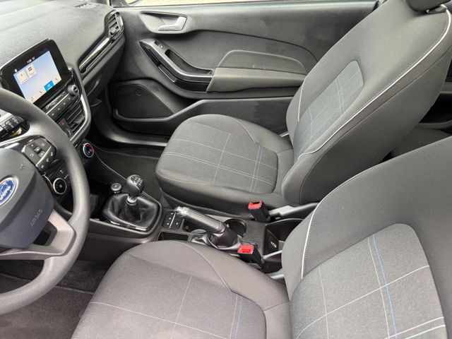 Fahrzeugabbildung Ford Fiesta+CarPlay+1.Hand+Kamera+Panorama+Allwetter+