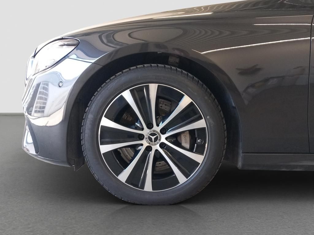 Fahrzeugabbildung Mercedes-Benz E 400 d 4MATIC T-Modell AMG Line*Night Paket*360