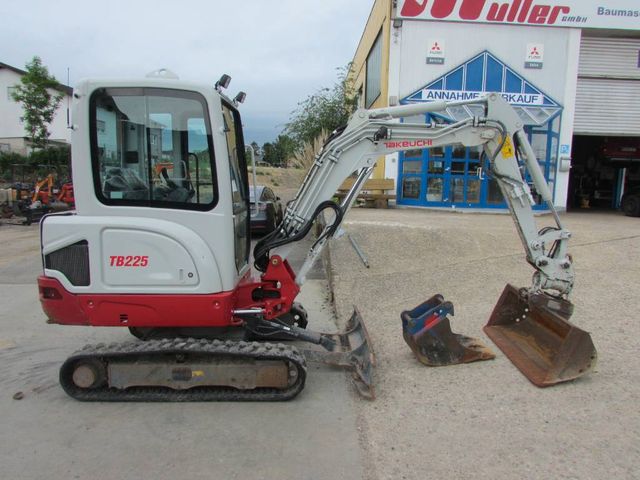 Takeuchi TB225 V3 Minibagger 35.500 EUR net